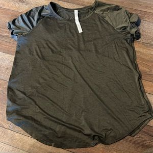 Lululemon open up tieback T-shirt, size 10 color green